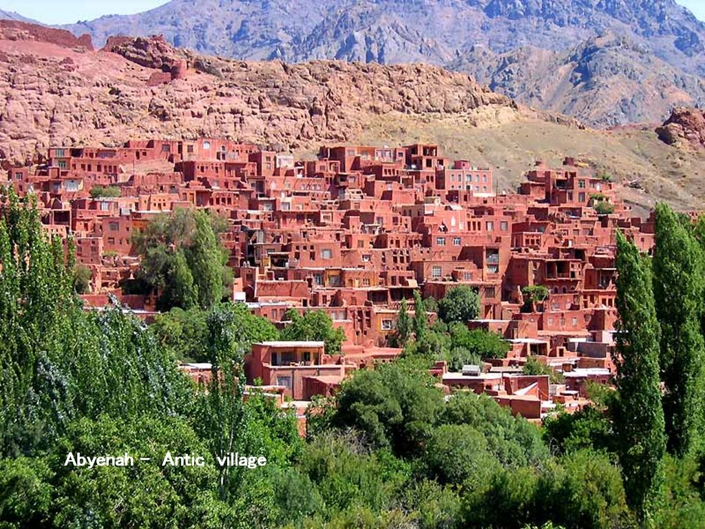 سفر به روستای سرخ‌رنگ ابیانه چقدر هزینه می‌برد؟ + جدول