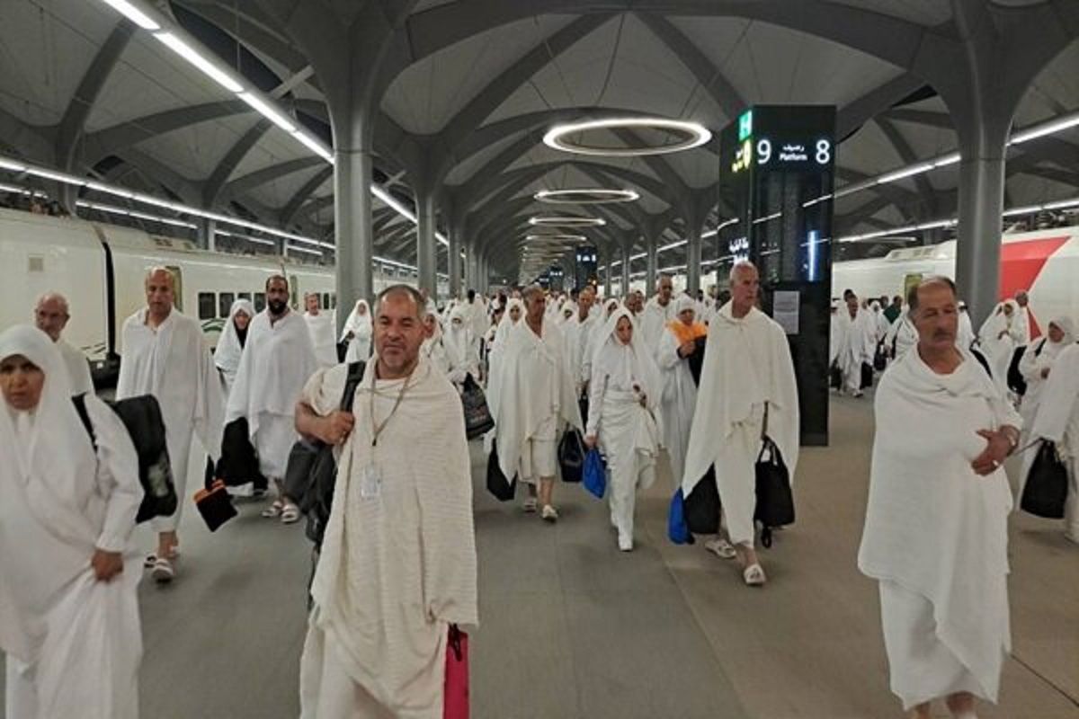 ورود اولین گروه زائران ایرانی به مکه