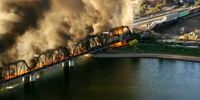آتش سوزی در قطار آمریکایی / یک پل ریخت 