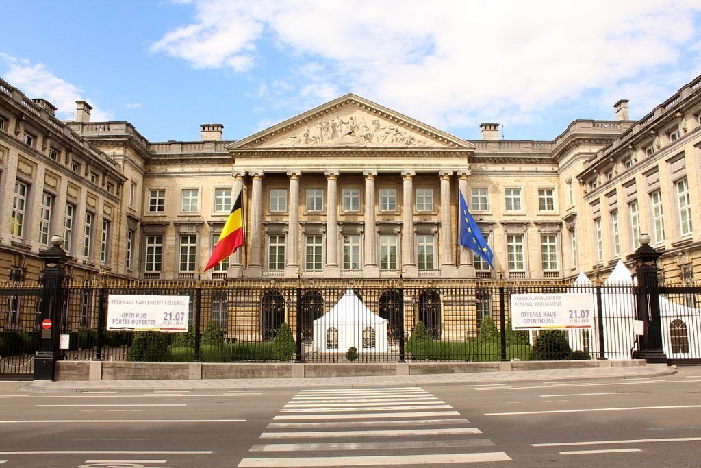 حمله به پارلمان و نهادهای دولتی بلژیک