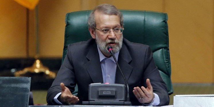 واکنش علی لاریجانی به بگومگوی دو نماینده در صحن علنی