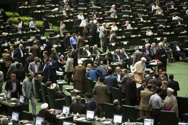 مجوز مجلس برای حذف یارانه 55 میلیون نفر / ثروتی:مجلس دست دولت را کاملا باز گذاشته است