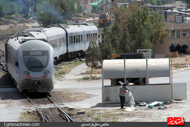 بهره‌برداری از قطار حومه‌ای تهران-گرمسار در شهریور سال آینده