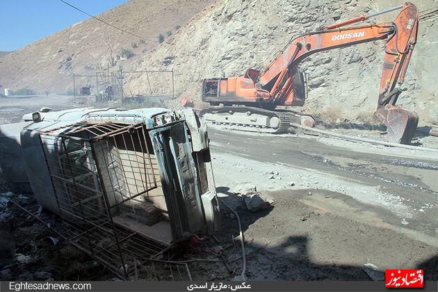 خودروهای به گل نشسته پس از سیل شمال (گزارش تصویری)