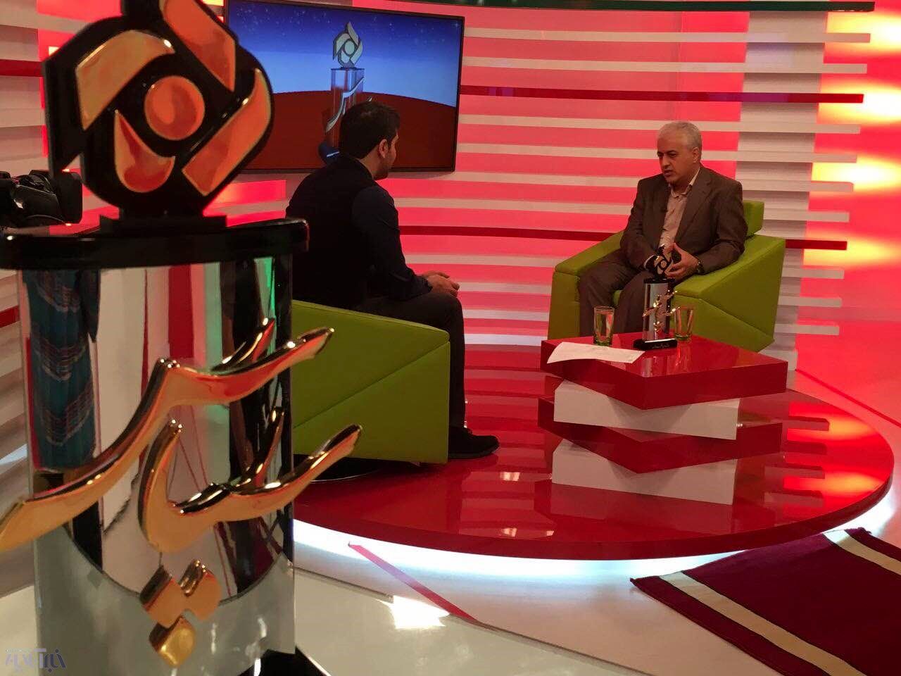 کارآفرین میلیاردری که برای تامین سرمایه اولیه فرش زیرپایش را فروخت