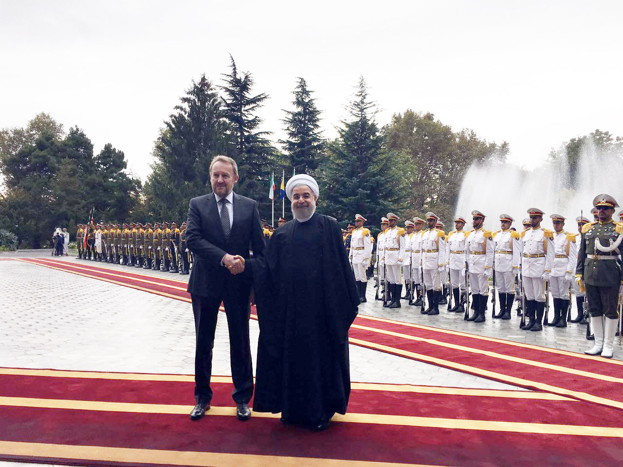 استقبال رسمی روحانی از رئیس شورای ریاست‌جمهوری بوسنی و هرزگوین