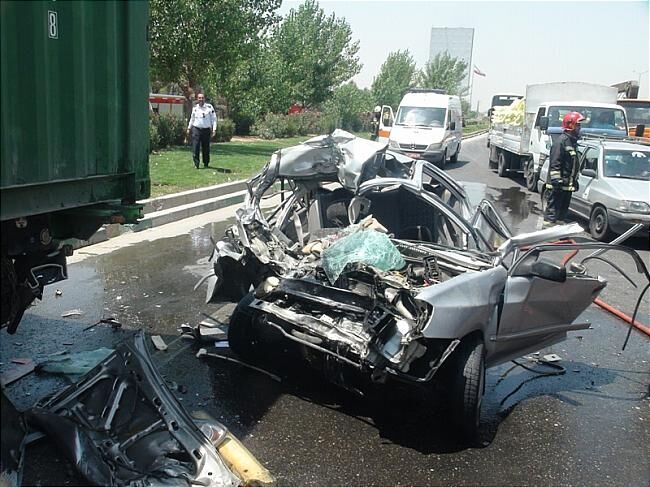 جاده های برون شهری تهران یکساله جان 350 نفر را گرفت