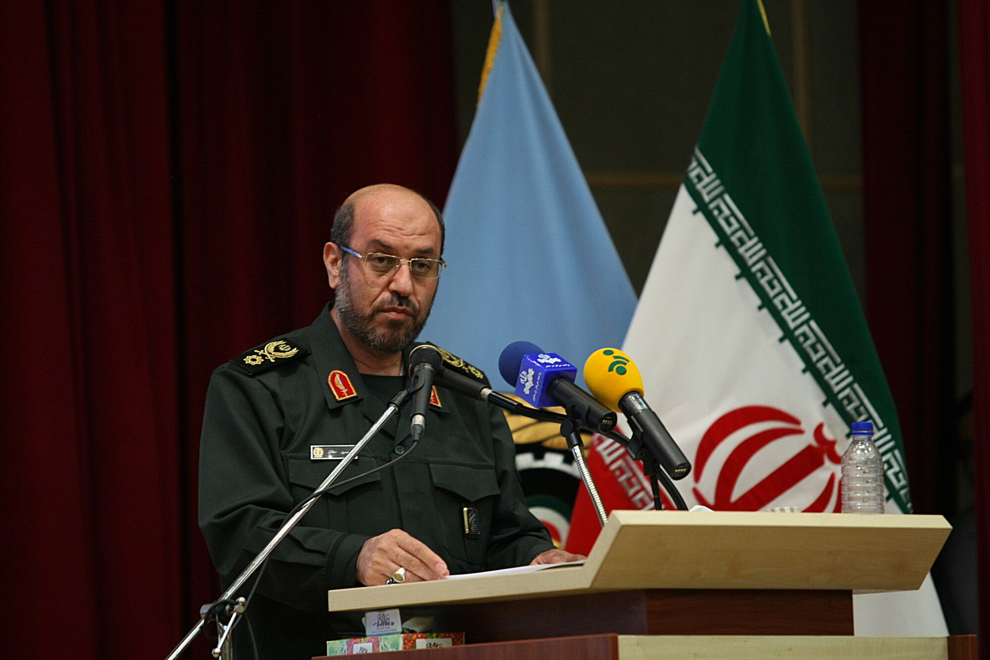 مشکل جابجایی پول مربوط به تحریم ایران در زمان تسخیر لانه جاسوسی است