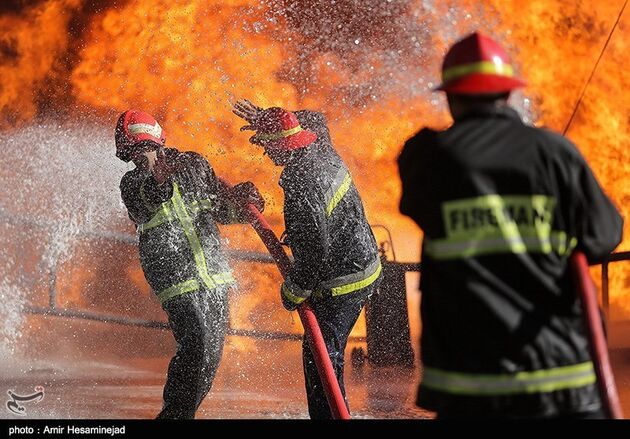 آتش‌سوزی گسترده در شهرک صنعتی شکوهیه قم