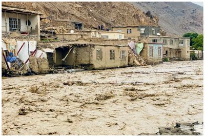 نیروی دریایی ارتش وارد عمل شد / نجات سیل‌زدگان استان هرمزگان 2
