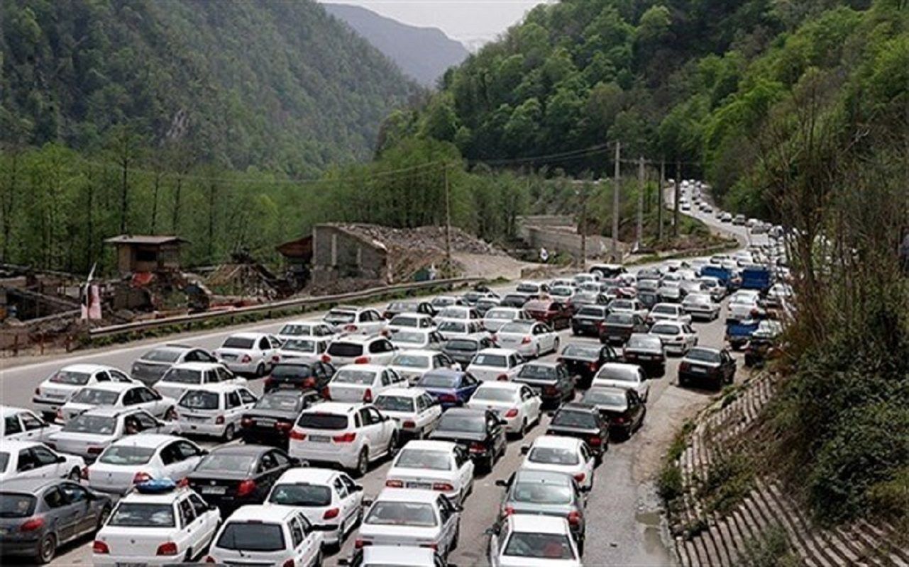 ترافیک سنگین آزادراه تهران-شمال/ محدودیت ترافیکی مقطعی اعمال شد