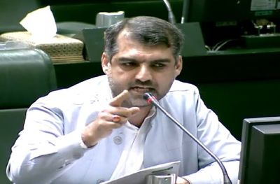 نماینده مجلس: من سالمم اما راننده زخمی شد
