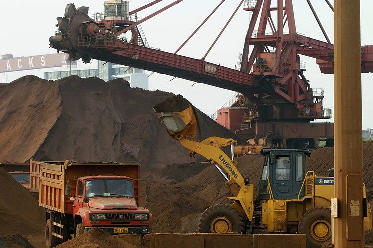 کاهش تقاضا موجب سقوط قیمت جهانی سنگآهن شد