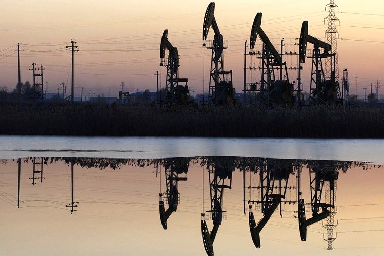 برگشت قیمت نفت در پی تردید درباره موفقیت مذاکرات اوپک/ نفت آمریکا 46 دلار