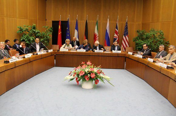 بازگشت ظریف و هیات مذاکره کننده به تهران