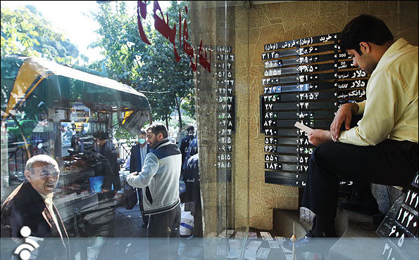 ریزش اندک دلار در بازار تهران