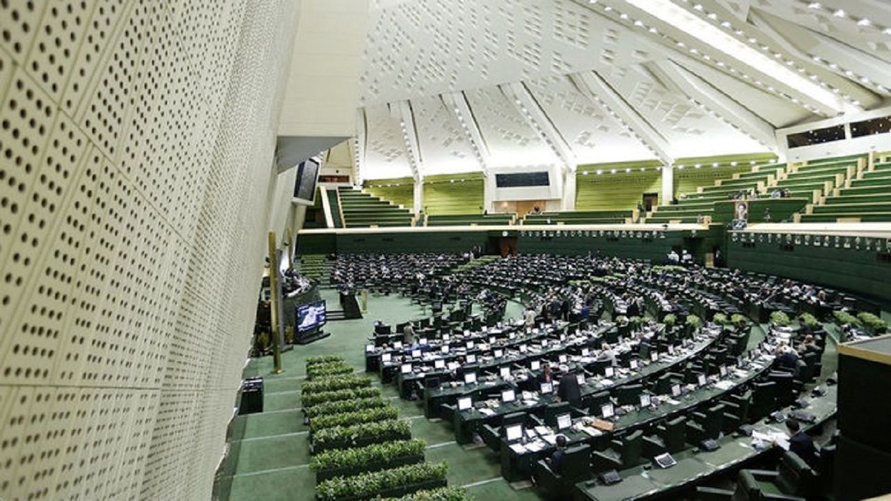  تصویب مصوبه مجلس راه پرداخت پاداش های نجومی را هموار کرد 