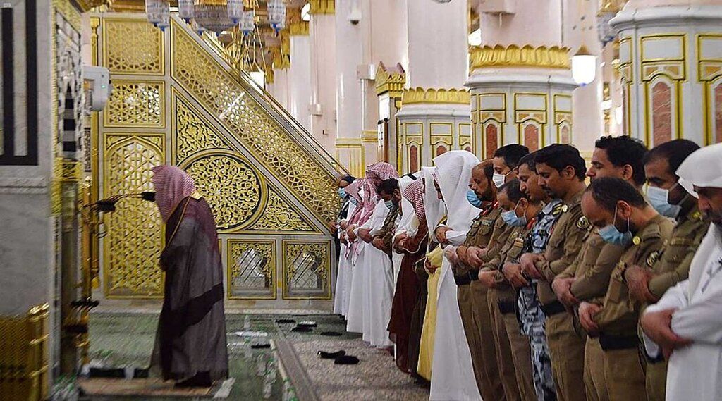 فیلمبرداری از امام جماعت ممنوع شد