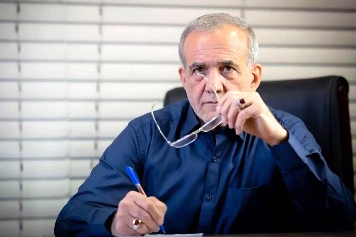 اولین واکنش پزشکیان به تشکیل پرونده علیه یک طراح کاریکاتور