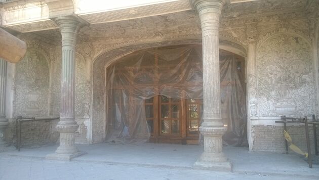 روزهای عجیب یک عمارت/وقتی سرمایه‌ای باندپیچی می‌شود+گزارش تصویری