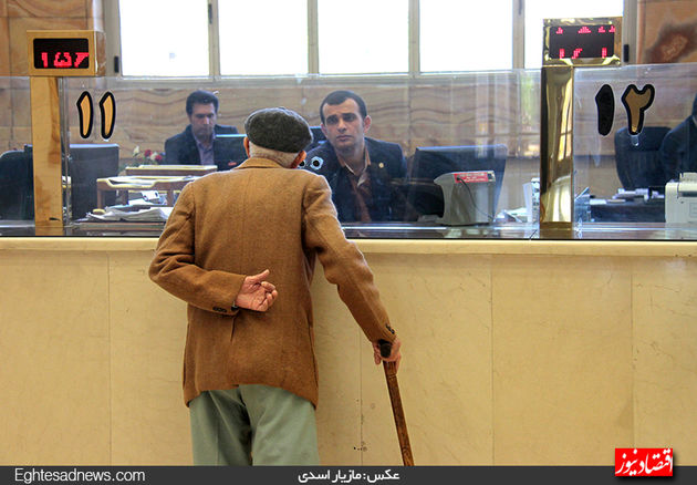 فعالیت روزانه بانکی در بازار به روایت تصویر