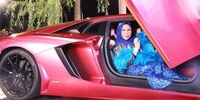 تصاویر زن ثروتمند داخل وان پول و جواهرات جنجالی شد!