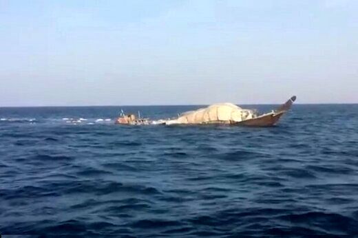 غرق شدن یک کشتی اماراتی در خلیج فارس/ شروع عملیات نجات برای ۳۰ خدمه+ جزئیات