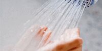 چرا نباید صورت خود را با آب داغ بشوییم؟