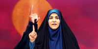 خبرنگار آمریکایی در کنار سحر امامی در مقابل ساختمان شیشه‌ای+عکس
