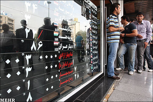 ادامه رخوت بازار طلا و ارز / همگان در انتظار آینده نشستهاند