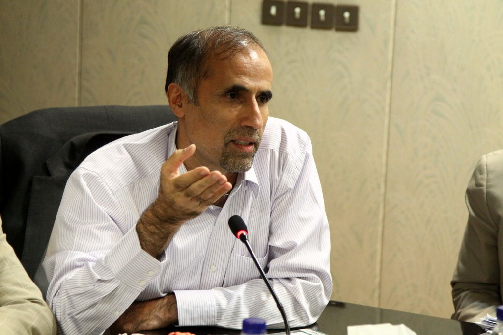 احتمال کاهش تعرفه کالاهای قاچاق‌پذیر/ قیمت تمام شده کالای صادراتی کاهش یابد