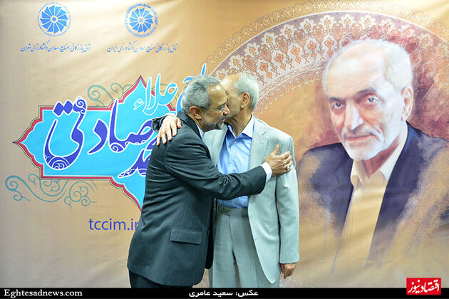 تجلیل از علاءمیرمحمدصادقی با حضور مهمانان خاص در اتاق(گزارش تصویری)