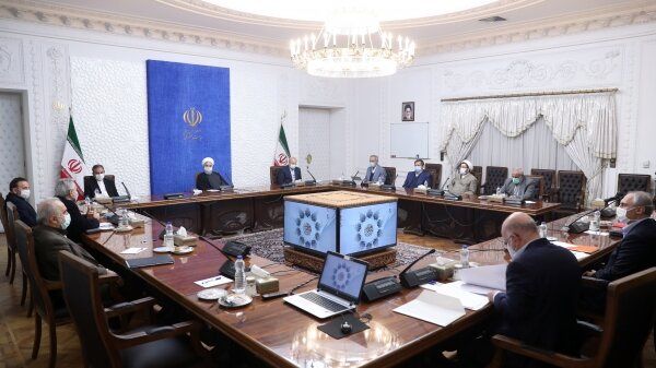 برگزاری نخستین نشست مشورتی دولت و مجلس در مورد بودجه 1400 با حضور روحانی و قالیباف