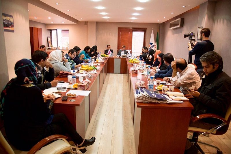 اینترنت حداقل 100 و حداکثر 300 مگابیتی روی کابل مسی عرضه می‌کنیم