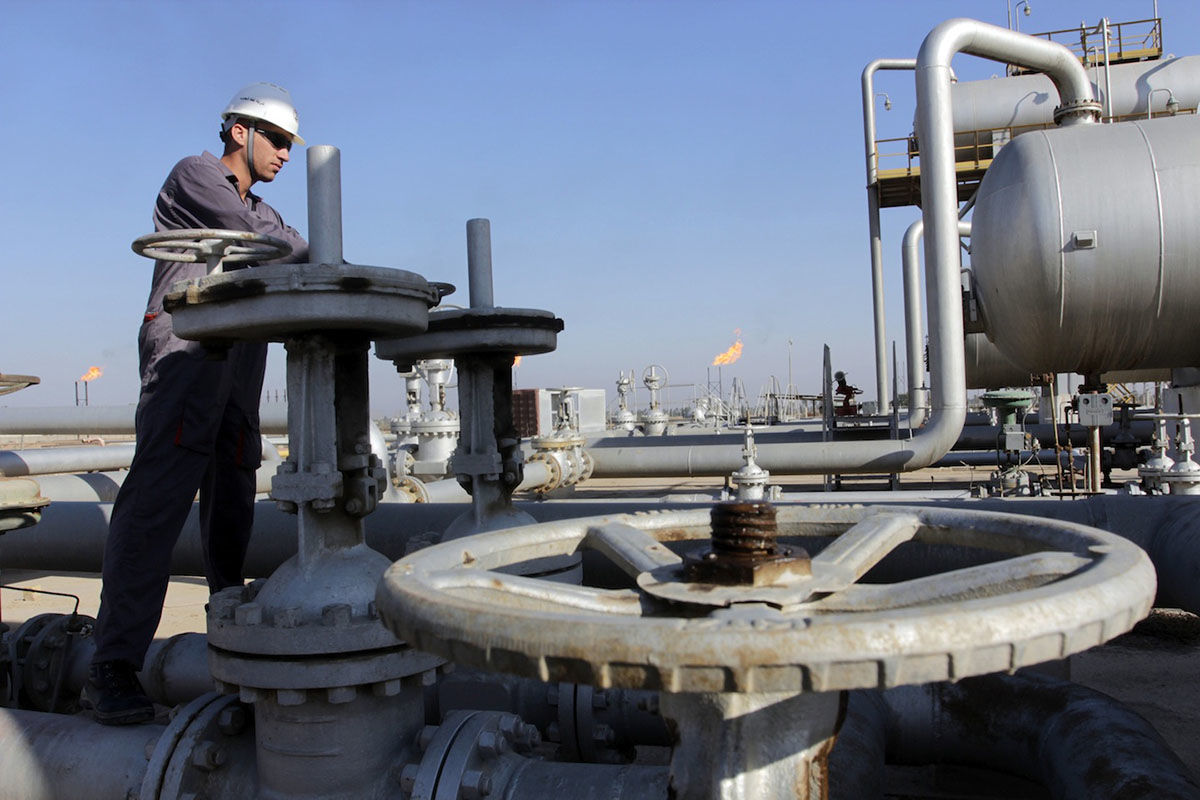درآمدهای نفتی امسال چقدر پیش‌بینی شده است؟/انتظار رشد 28 درصدی دلارهای نفتی در امسال