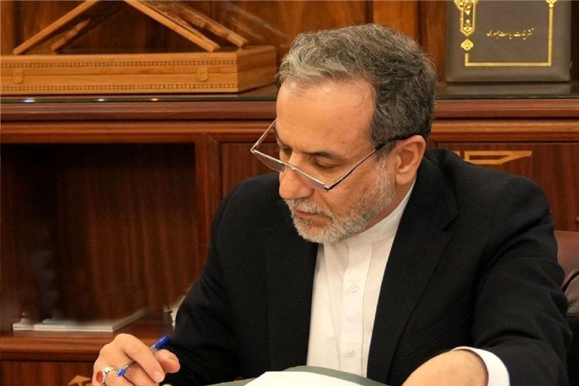 عراقچی: ایران به همکاری‌های خود با چین ادامه می‌دهد