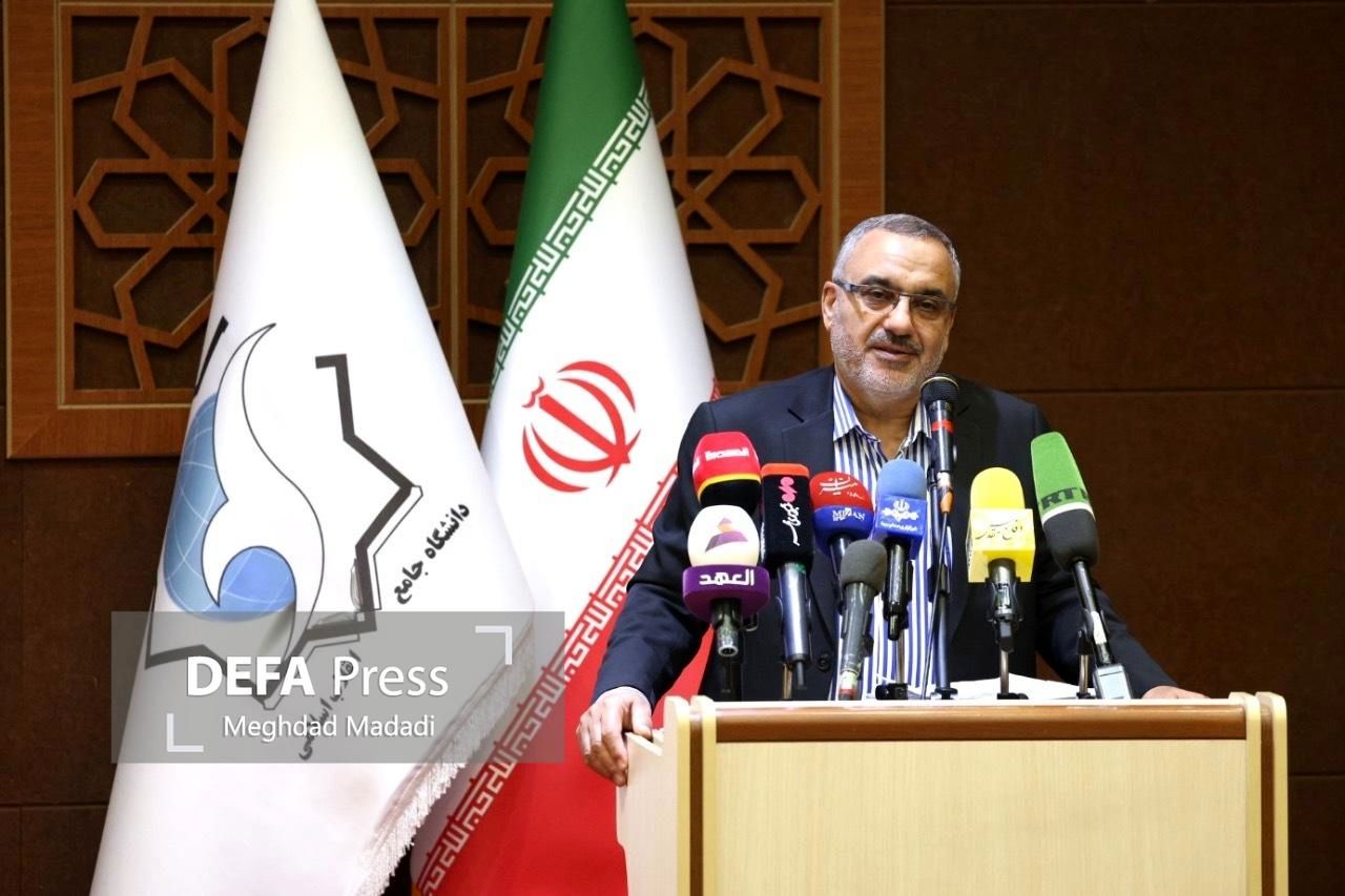 واکنش شمخانی به اظهارات اخیر ترامپ/ حضور آمریکا باعث جدایی بحرین از ایران شده است