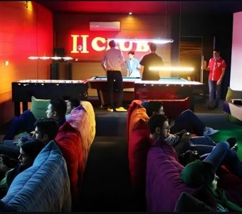 داستان قدرت گرفتن نسل Z | معیدفر: «نسل زد» می‌تواند نظام‌های مقتدر جهان را به چالش بکشد | این نسل پیشگام نمی‌خواهد