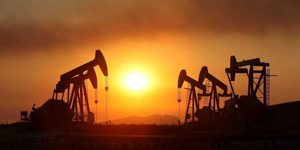 سقوط قیمت نفت درپی بازگشت لیبی و نیجریه به بازارهای جهانی/ نفت برنت 46 دلار