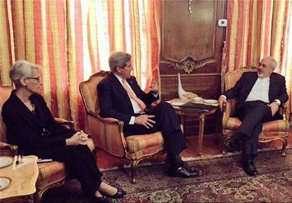 ظریف و کری در نیویورک دیدار کردند / کری: بیش از همیشه به توافق نزدیکیم