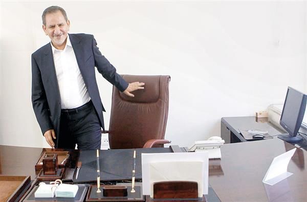 تزریق ۳۳۰ هزار میلیاردی به اقتصاد ایران در سال ۹۳ / نهایی شدن ۱۰ میلیارد دلار فاینانس چینی