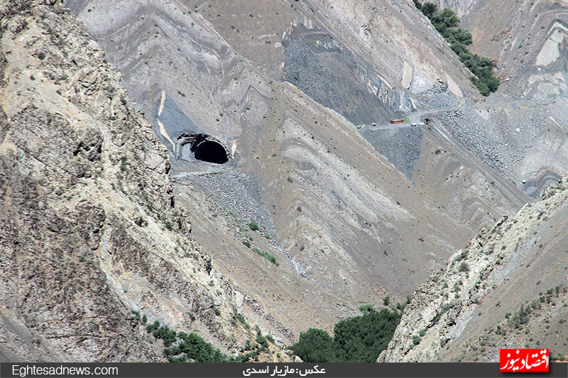 انفجار سنگ ۳ هزار تنی در آزادراه تهران - شمال+ فیلم