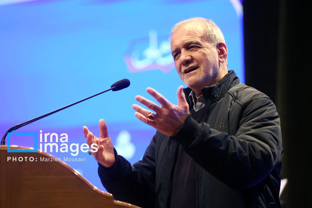 پزشکیان: یاد نگرفتیم که با هم گفت‌وگو کنیم/ اگر فکر کنیم عقل کل هستیم، سند مرگ خود را امضا کرده ایم 