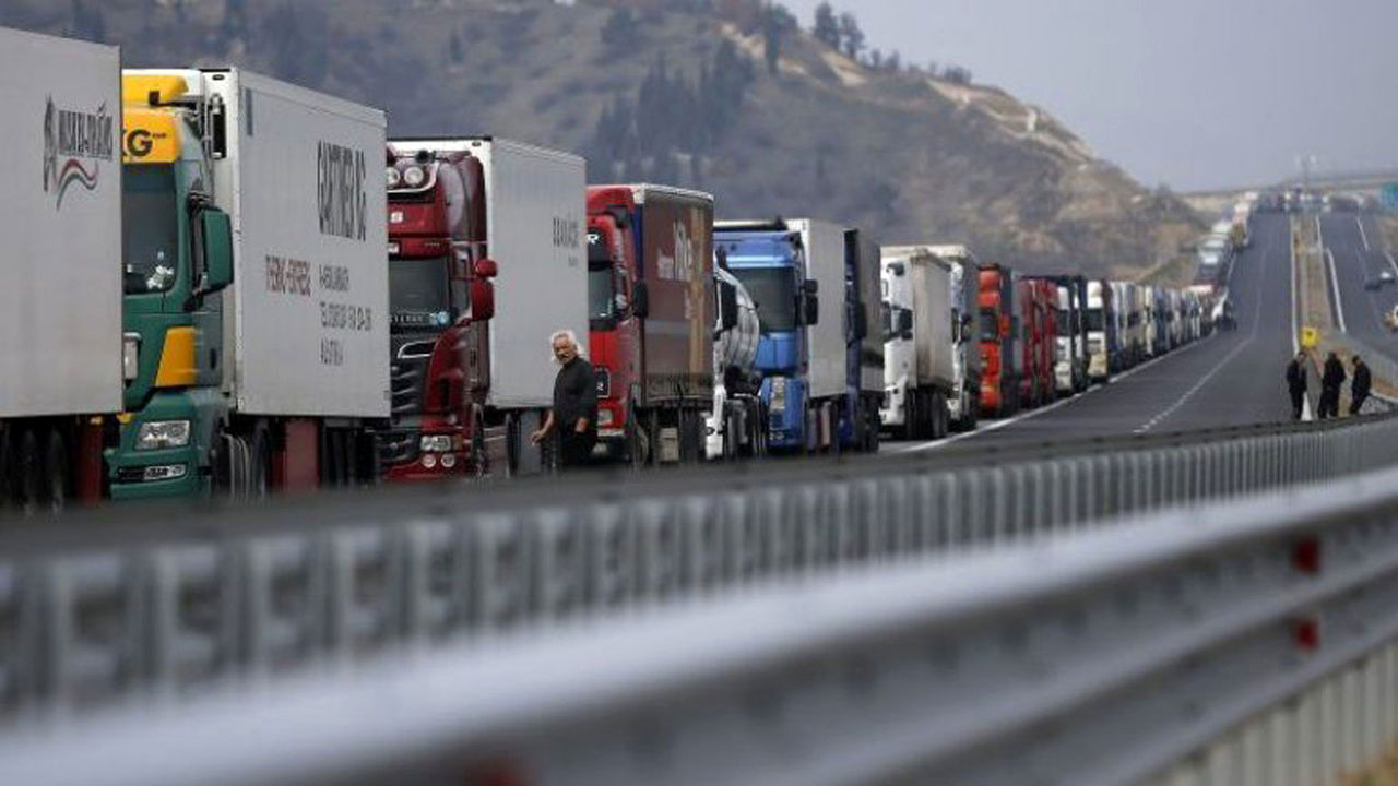 توقف ۱۴ روزه کامیون‌های ایرانی در مرز ترکیه