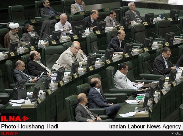 رای مجلس به 2 فوریت طرح الزام دولت به پیگیری جبران خسارات آمریکا علیه ایران
