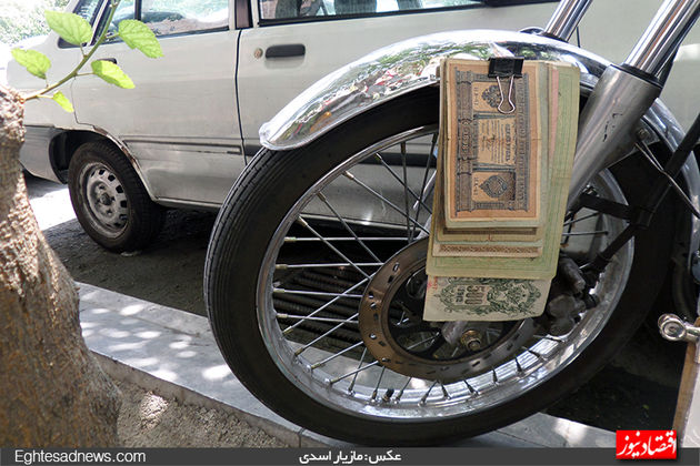 گزارش تصویری از بازاری که اسکناس برای اسکناس داده می‌شود