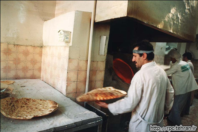 نان و خطر انتقال کرونا + اینفوگرافیک