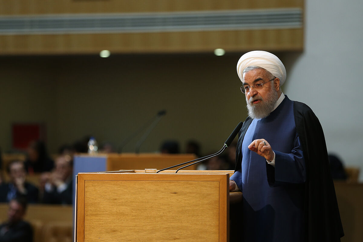 روحانی: فردی به اعدام محکوم شده، اما پول‌ها کجا رفت؟