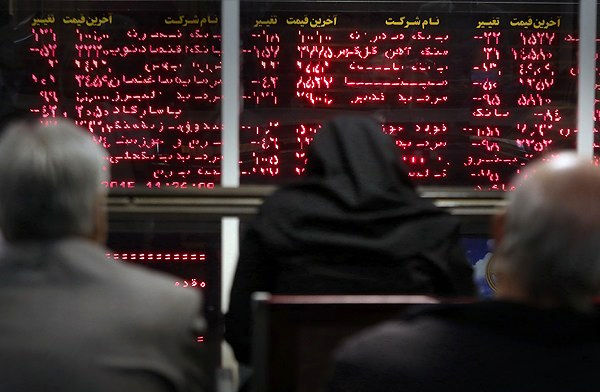 چه شد که شاخص بورس امروز هم ریخت؟/«خرید حقوقی‌ها» ناجی امروز بورس