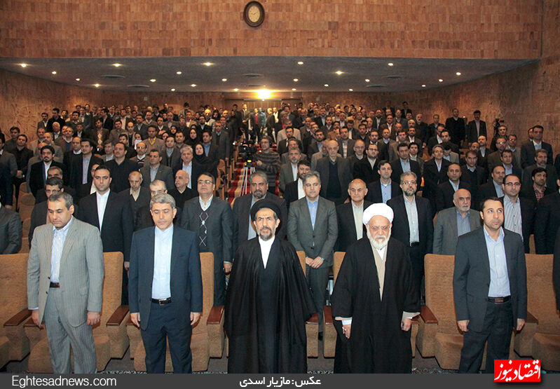 گلایه مسئولان از کسانی که بورس را نفرین می‌کنند